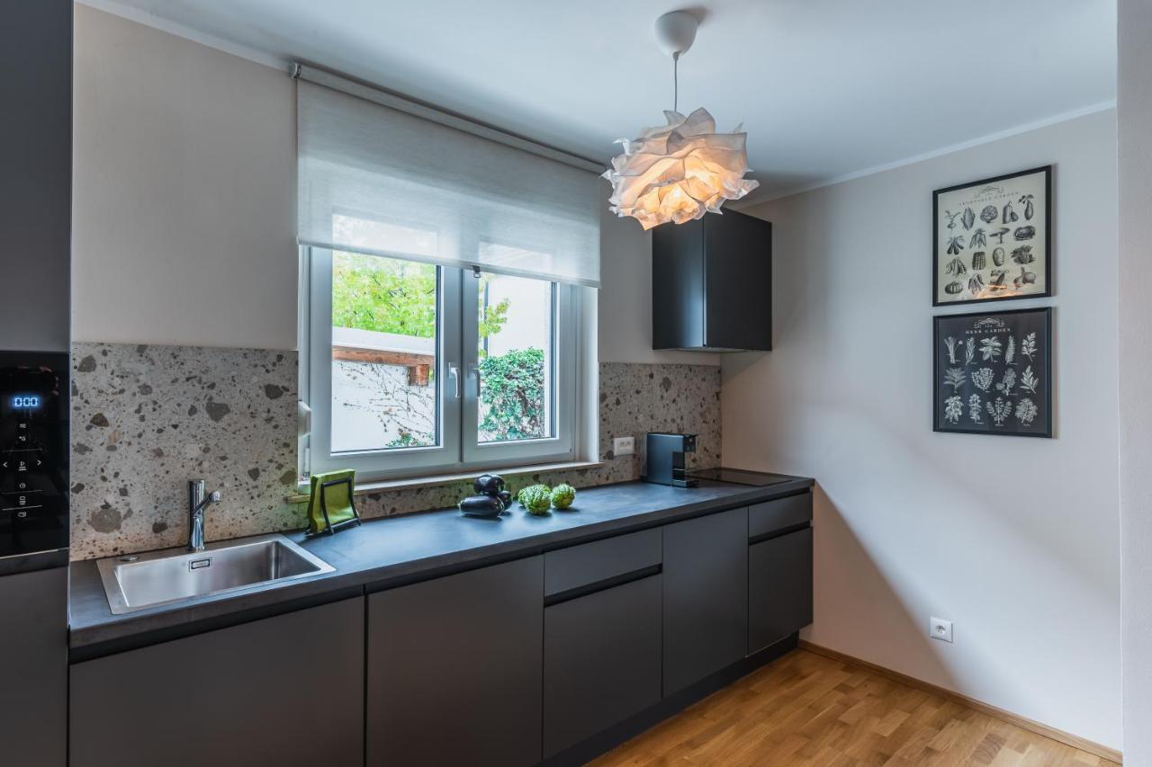 Vila Valentina Ljubljana Luaran gambar
