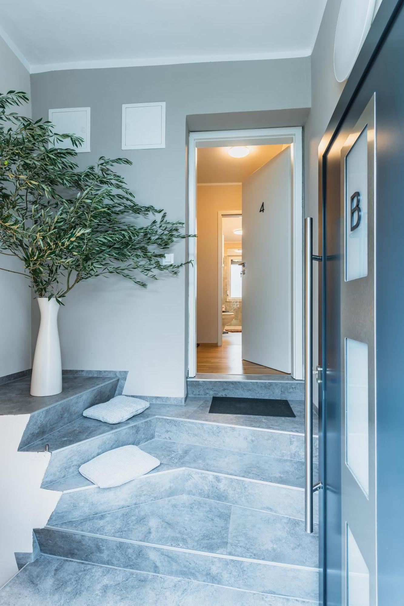 Vila Valentina Ljubljana Bilik gambar